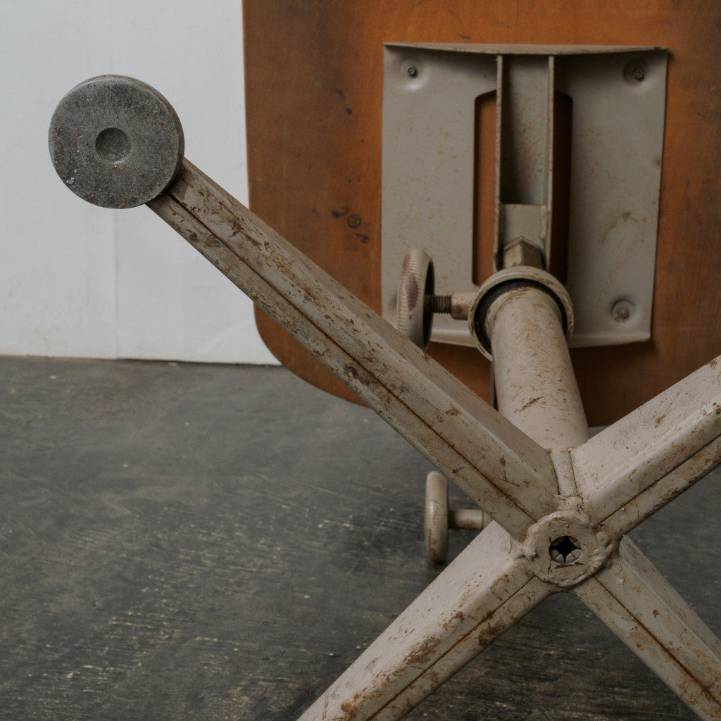 ドラフティングチェア