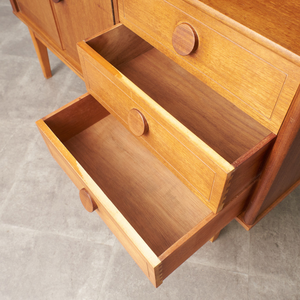 イギリスヴィンテージ ハイサイドボード