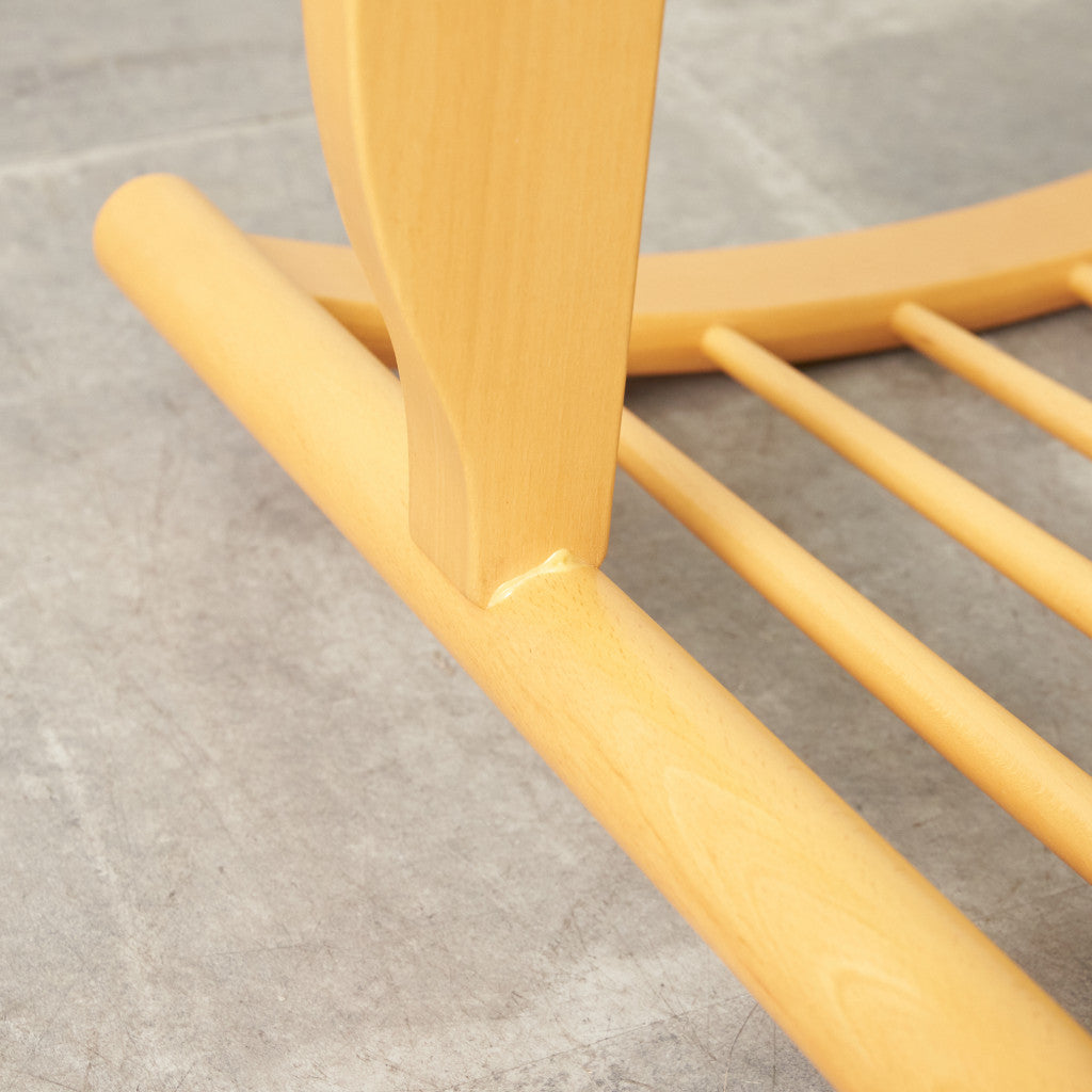 J147 アームチェア