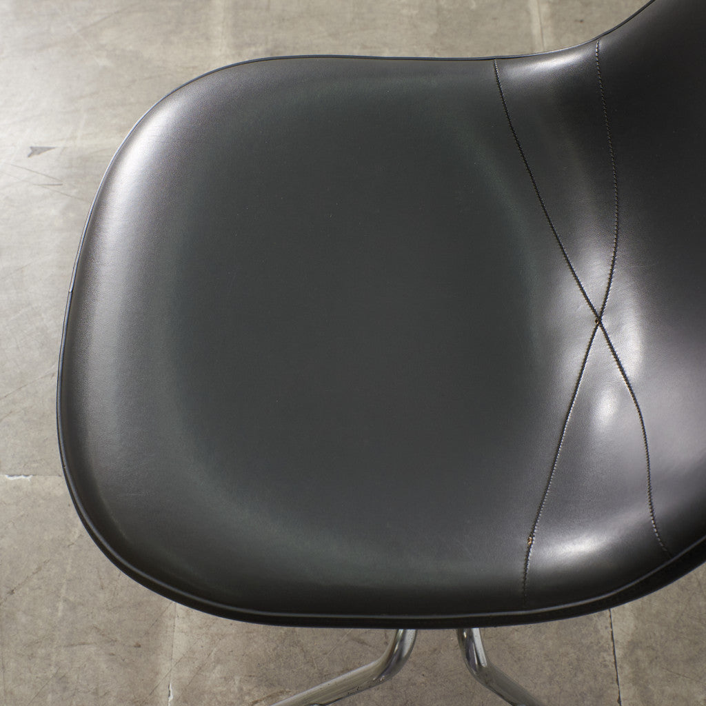 サイドシェルチェア スタッキングベース