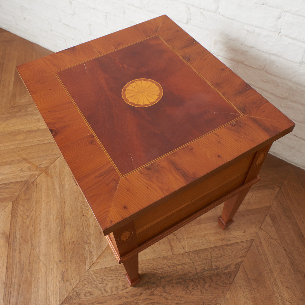 西洋クラシック 象嵌細工 ナイトテーブル