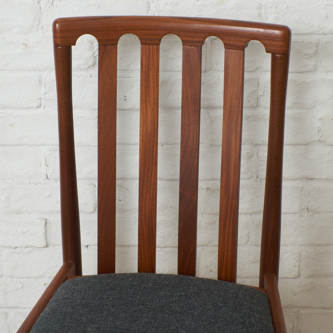 スラットバックチェア/ 張替済