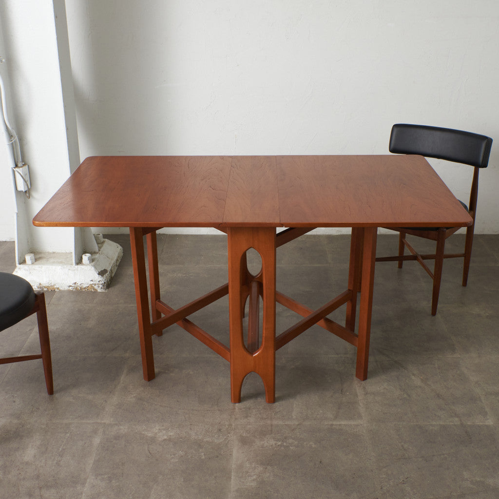 ドロップリーフゲートレッグテーブル