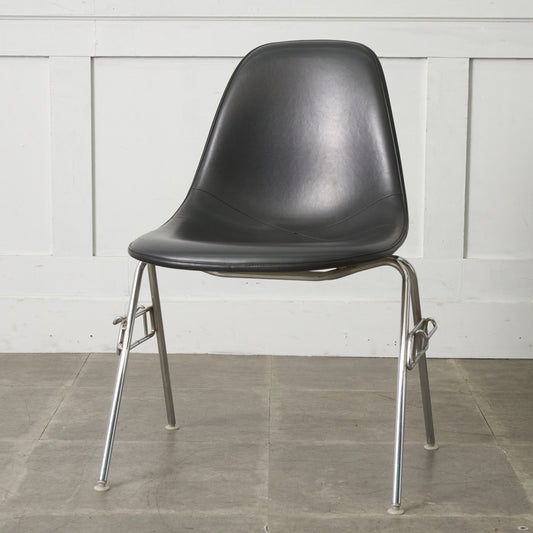 サイドシェルチェア スタッキングベース