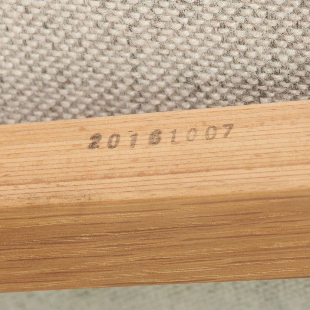 ABOUT A CHAIR アバウト ア チェア