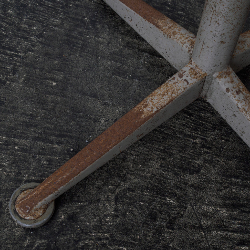 ドラフティングチェア