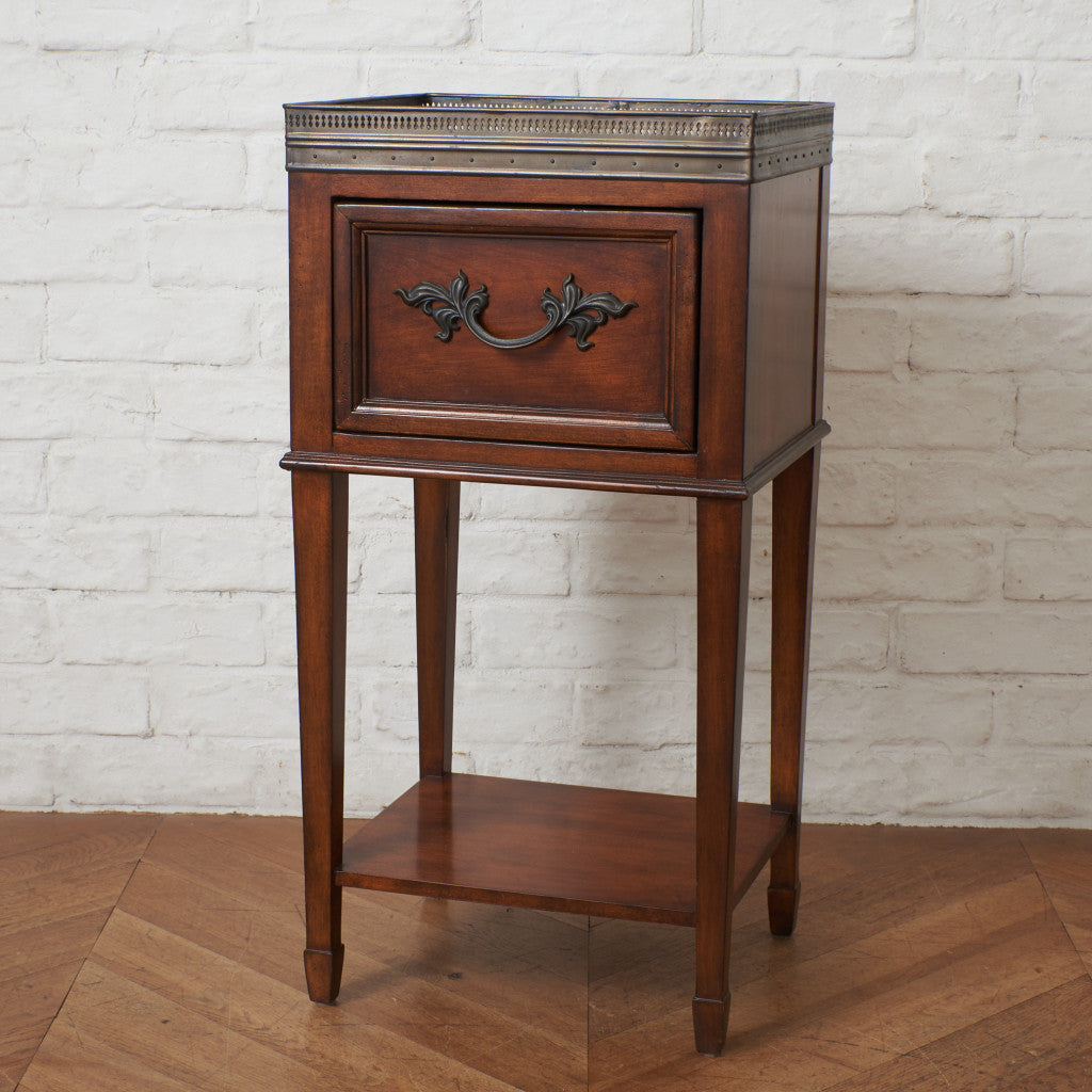 サイドテーブル