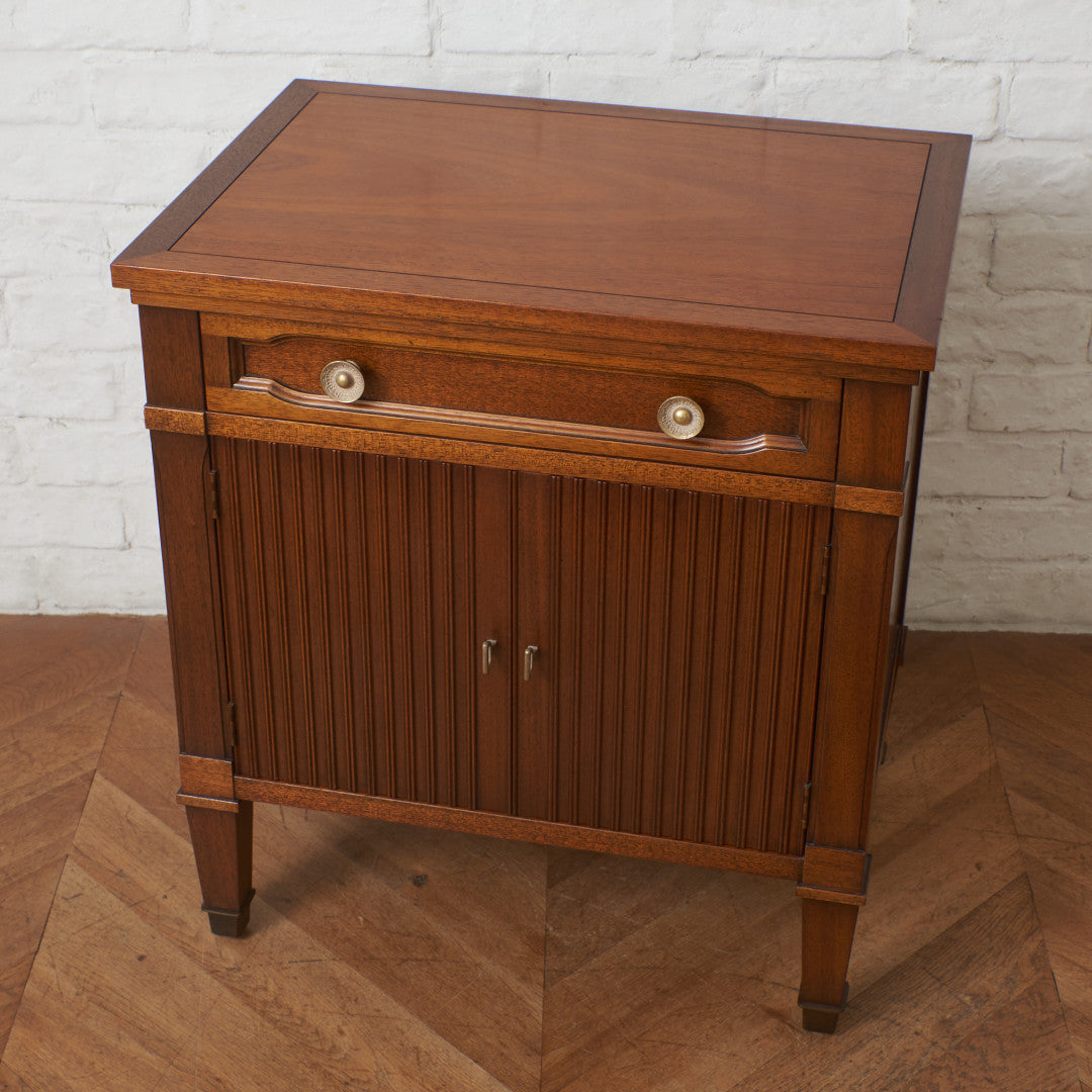 TRIUNE ナイトテーブル – rocca rocca