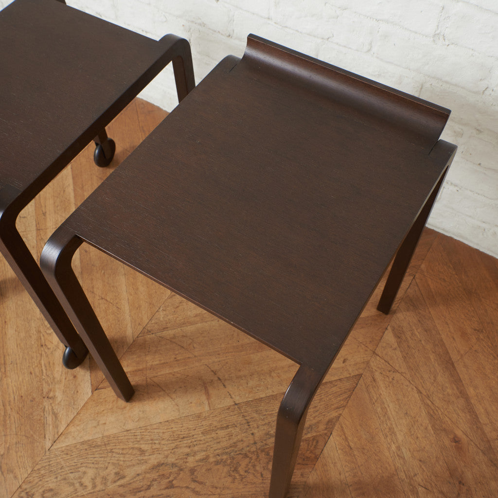 ネストテーブル