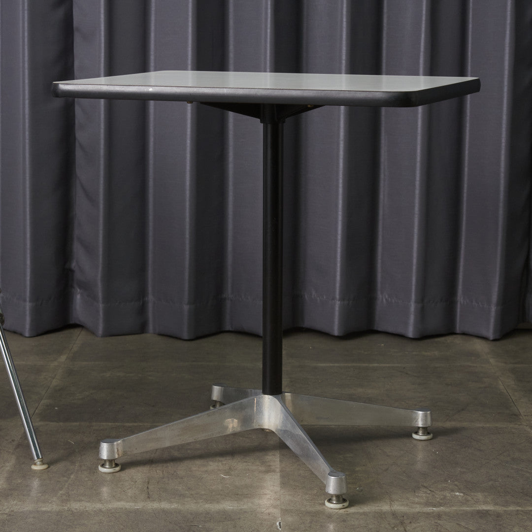 イームズ コントラクトベース テーブル