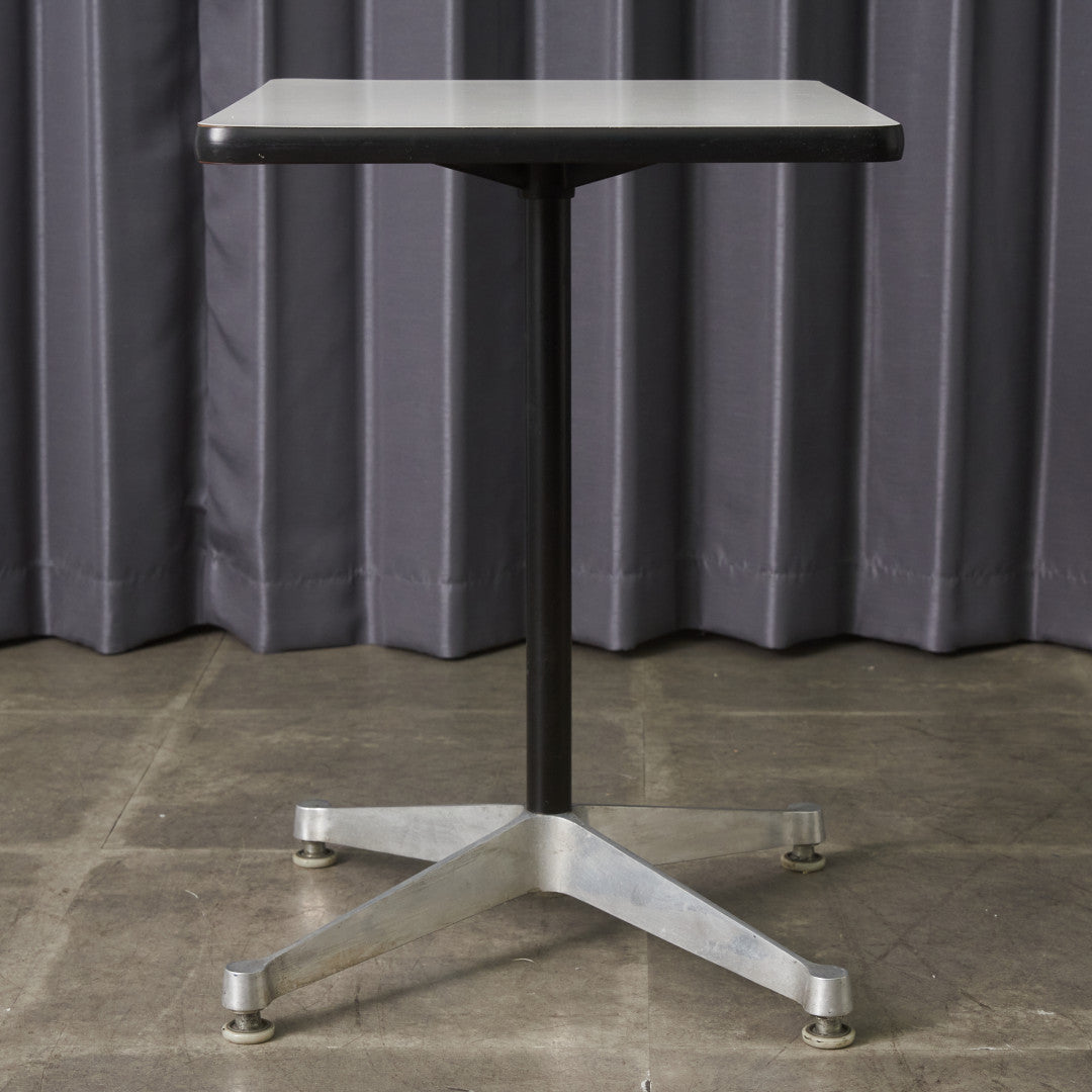 イームズ コントラクトベース テーブル