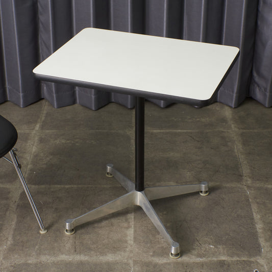 イームズ コントラクトベース テーブル