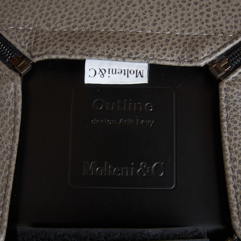 OUTLINE アームレスチェア