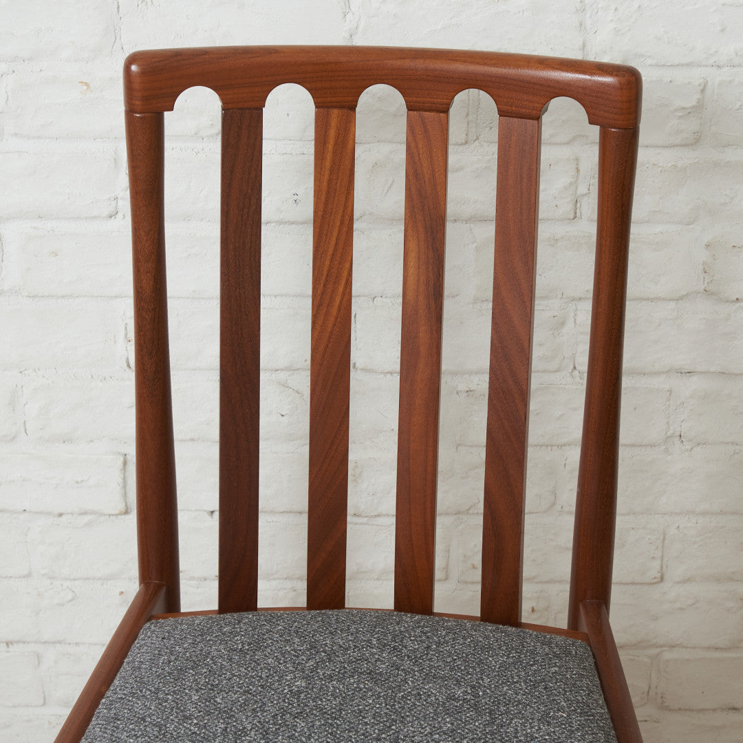 スラットバックチェア/ 張替済