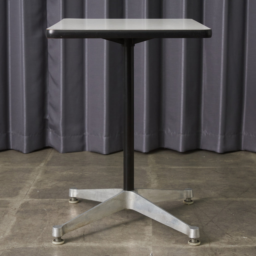 イームズ コントラクトベース テーブル