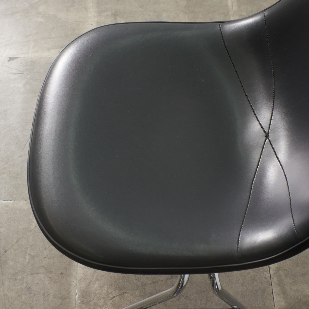 サイドシェルチェア スタッキングベース