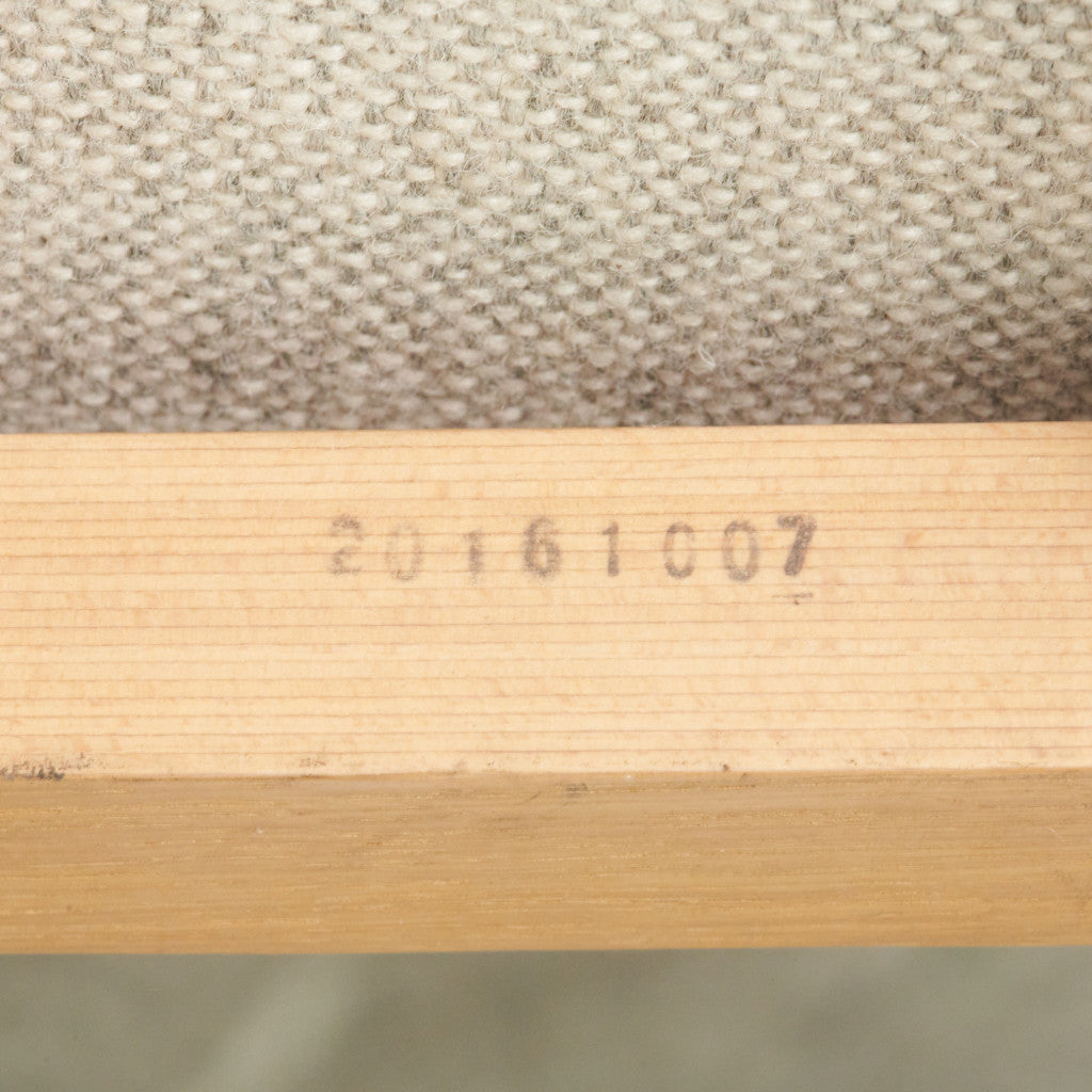 ABOUT A CHAIR アバウト ア チェア