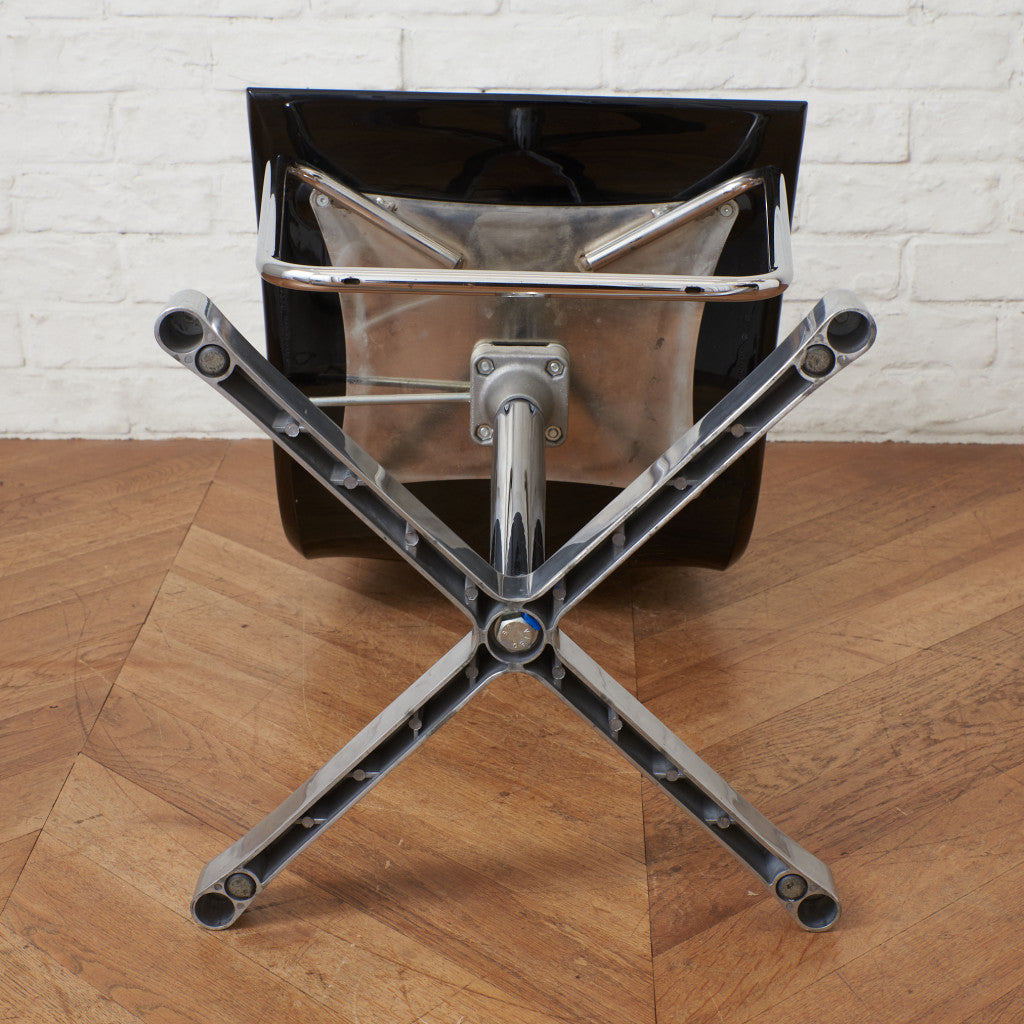 WOK 535 カウンターチェア