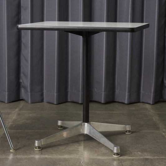 イームズ コントラクトベース テーブル