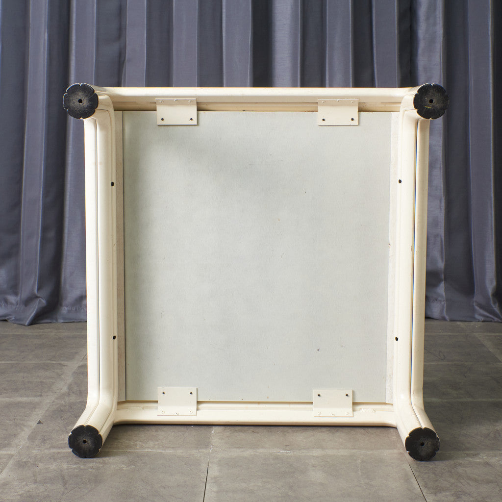 コーヒーテーブル