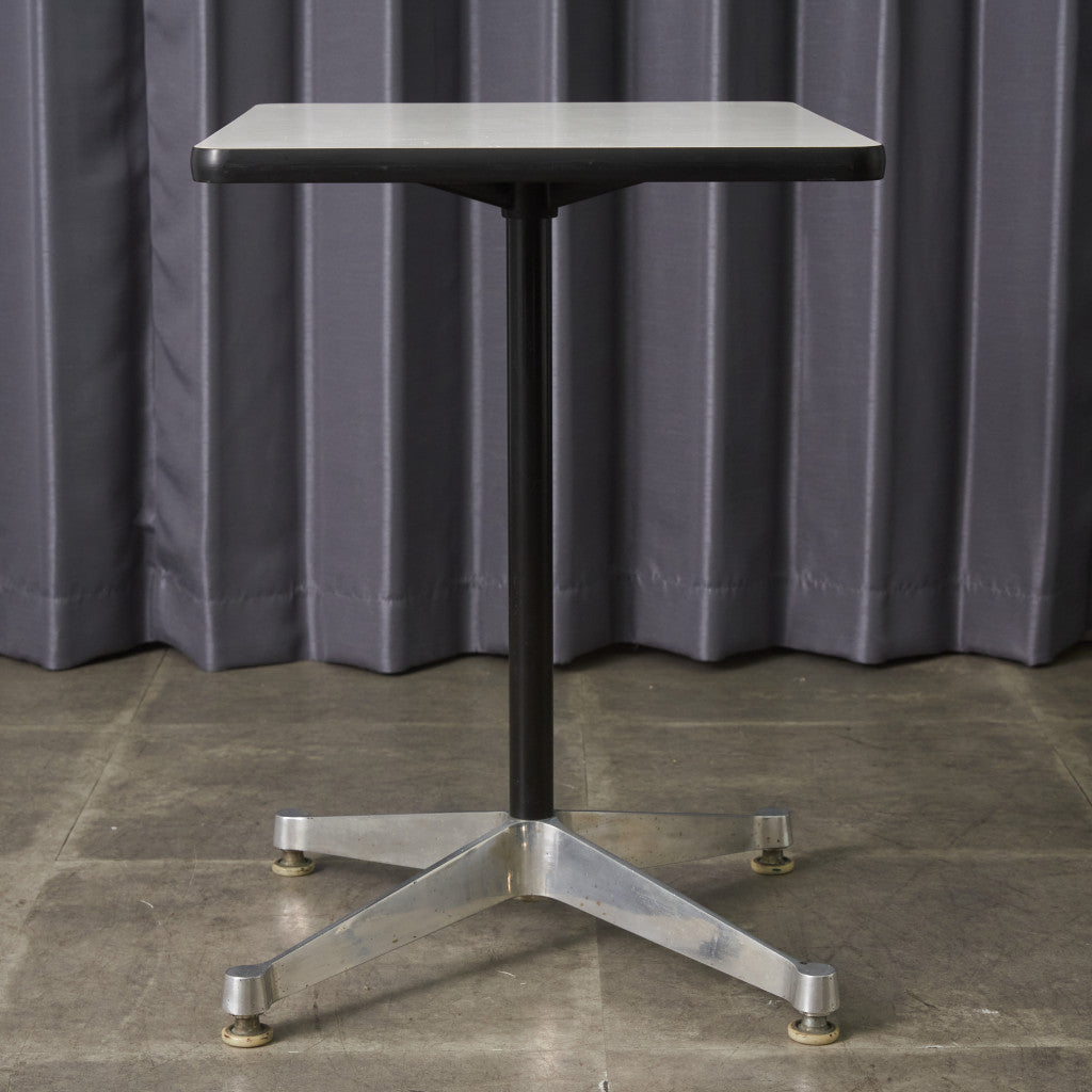 イームズ コントラクトベース テーブル