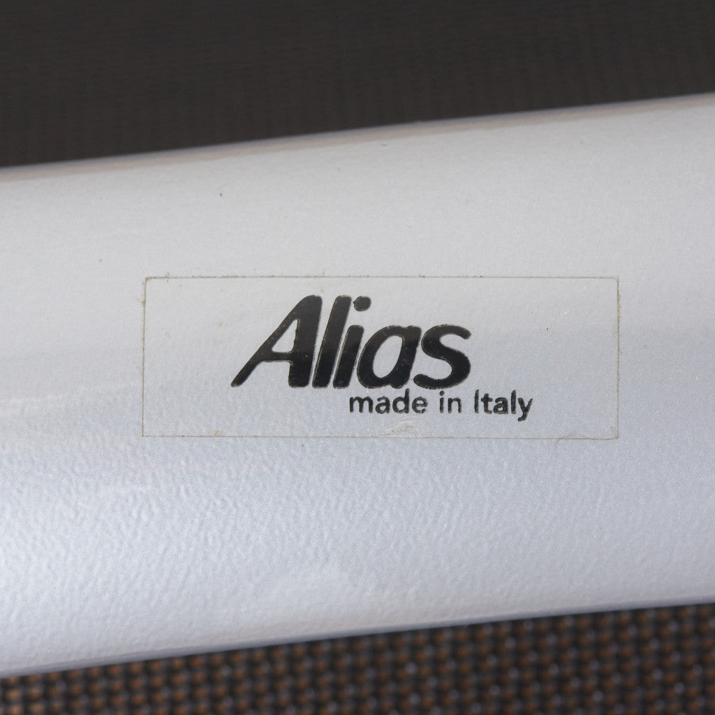 HIGH FRAME スタッキング アームチェア