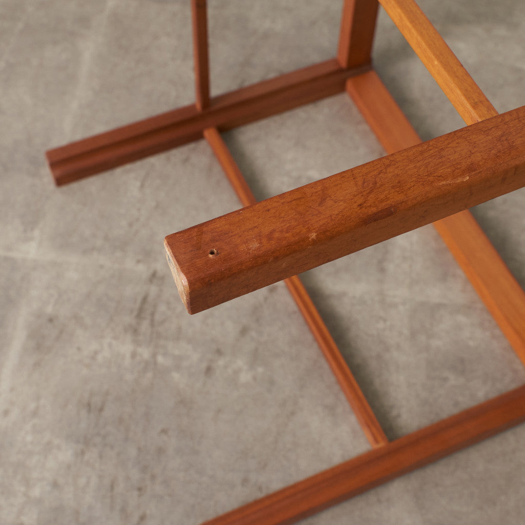 英国ヴィンテージ ガラストップネストテーブル