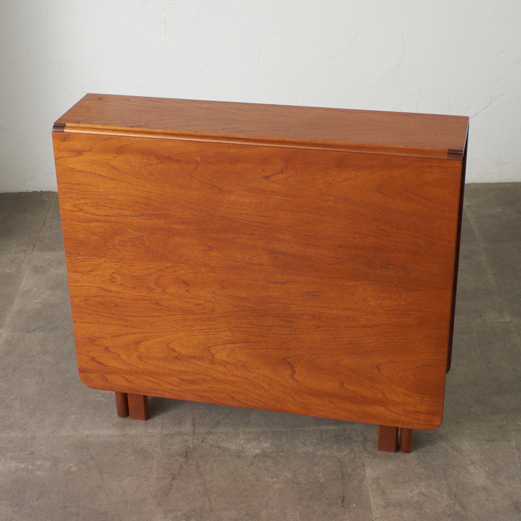 ドロップリーフゲートレッグテーブル