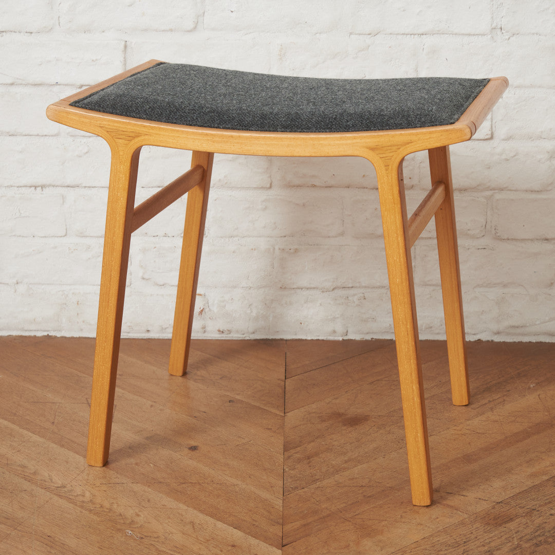 【天童木工】 スツール　T-5576NA-ST　 価格¥63,250円 スツール / T-5576NA-ST – rocca rocca