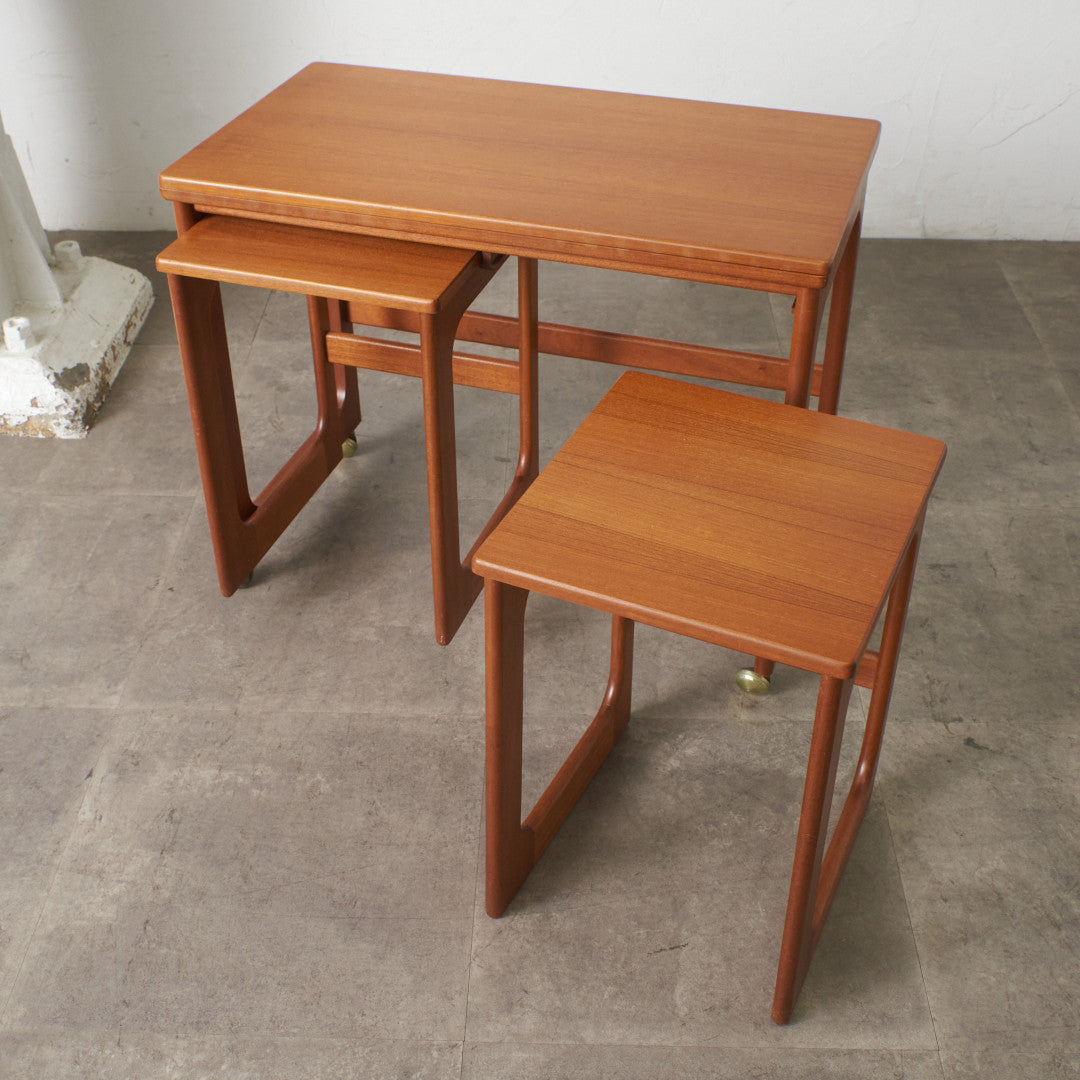 ヴィンテージ 拡張式天板付き ネストテーブル – rocca rocca