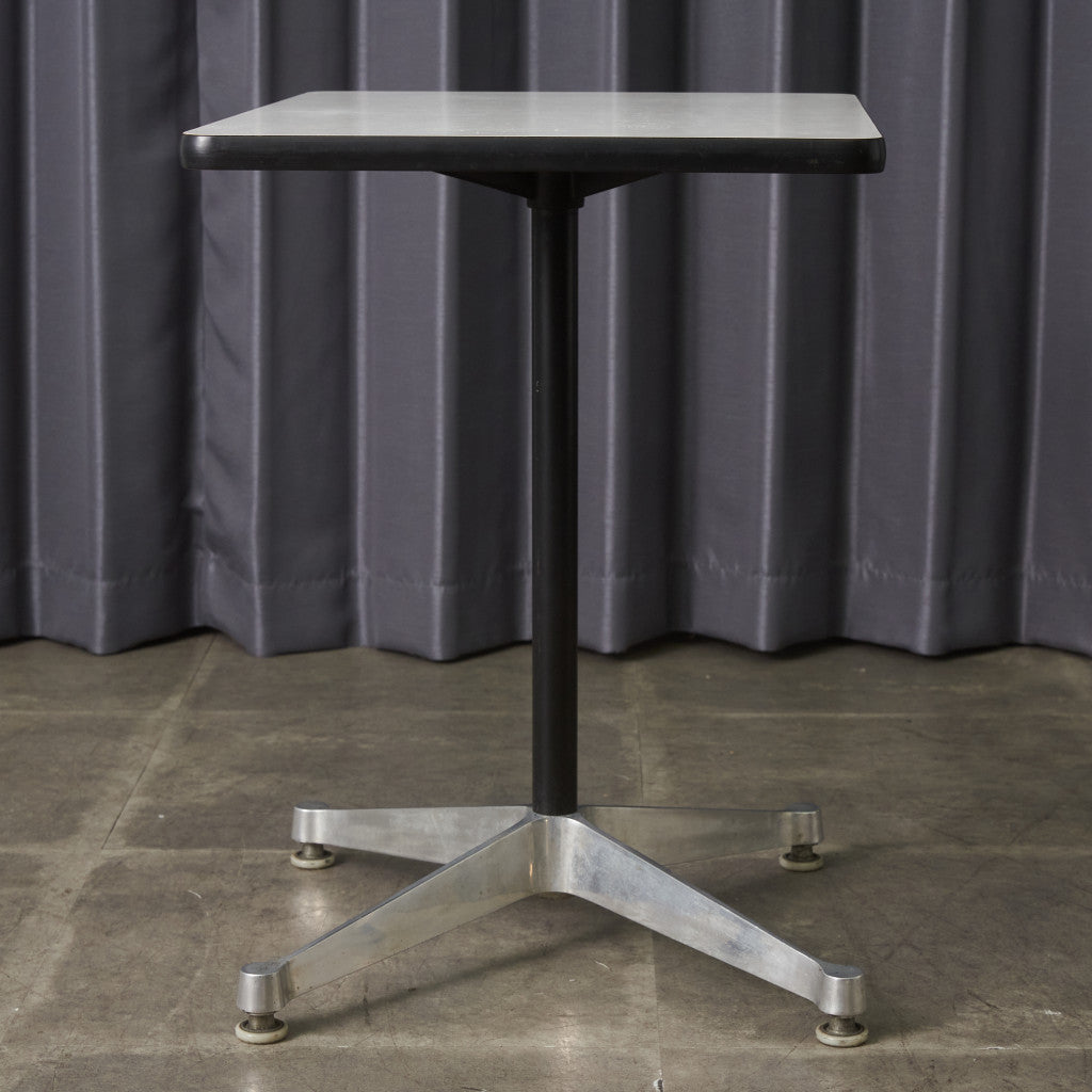 イームズ コントラクトベース テーブル