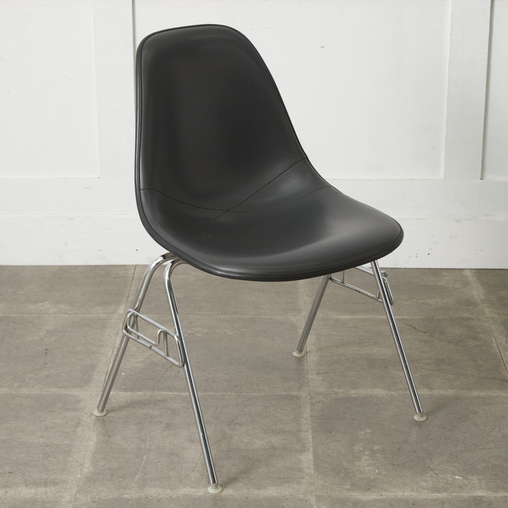 サイドシェルチェア スタッキングベース