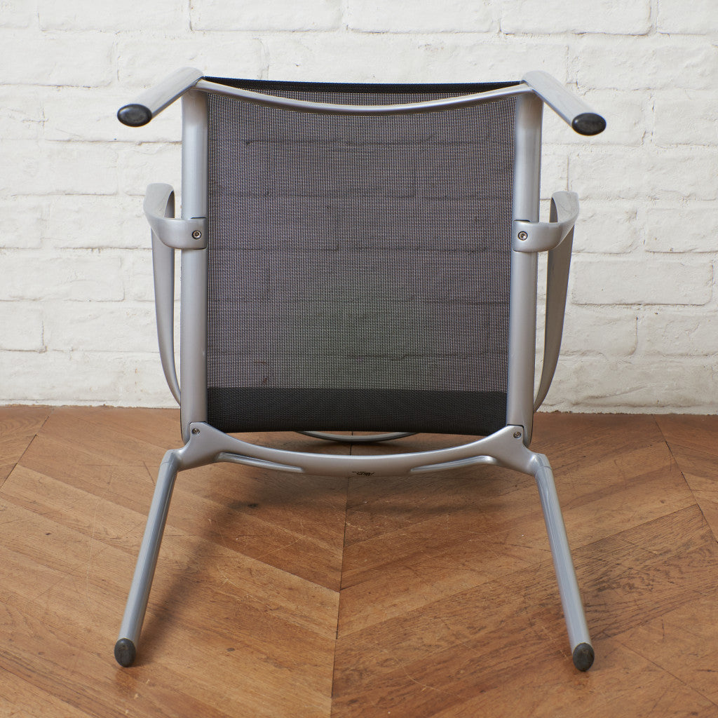 HIGH FRAME スタッキング アームチェア