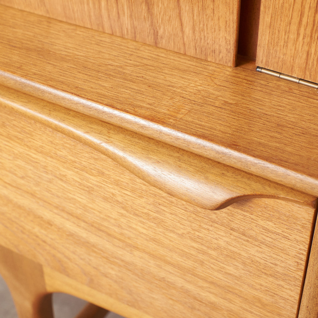 S-Form ヴィンテージ ハイサイドボード