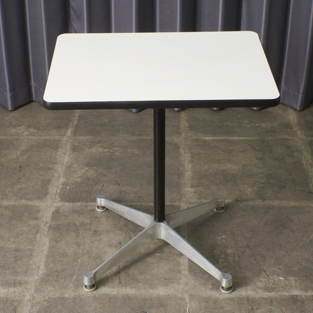 イームズ コントラクトベース テーブル