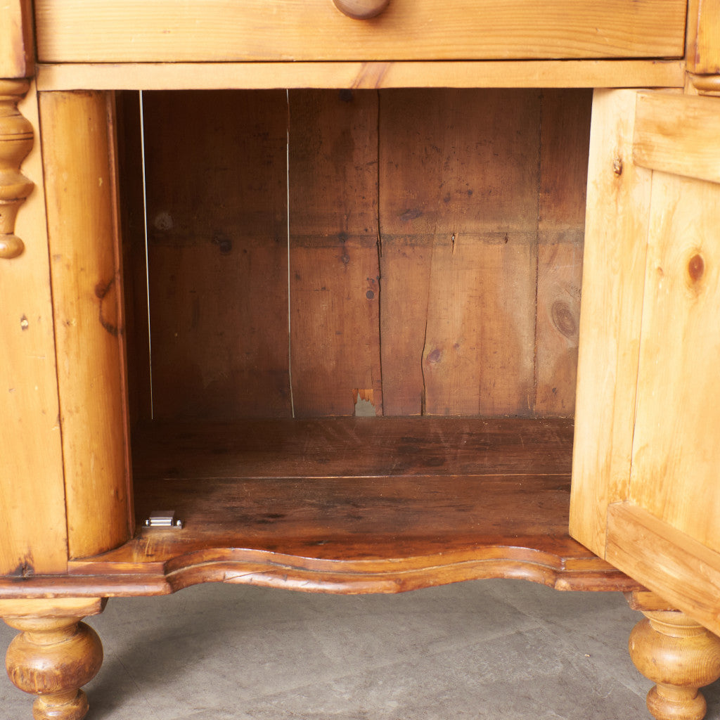 英国アンティーク パイン材ウェルシュドレッサー