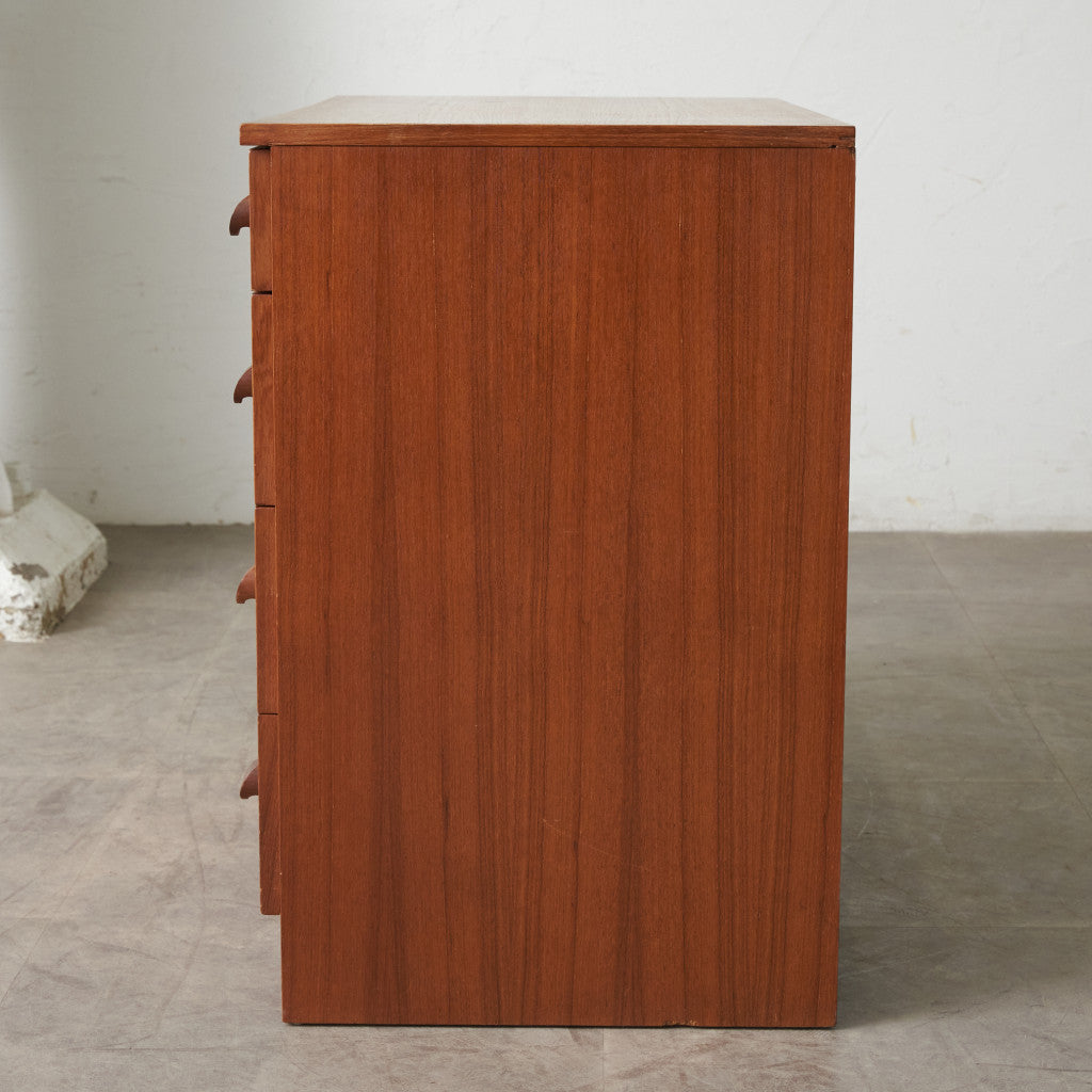 英国ヴィンテージ 4段チェスト