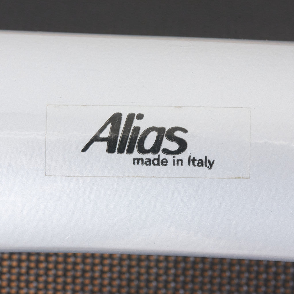 HIGH FRAME スタッキング アームチェア