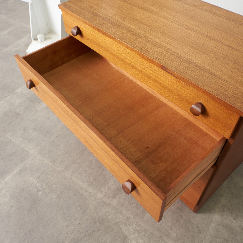 英国ヴィンテージ 4段チェスト