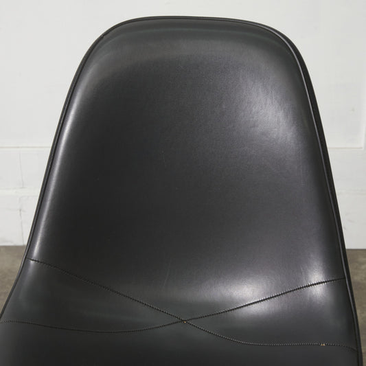 サイドシェルチェア スタッキングベース