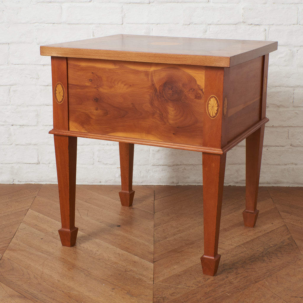 西洋クラシック 象嵌細工 ナイトテーブル