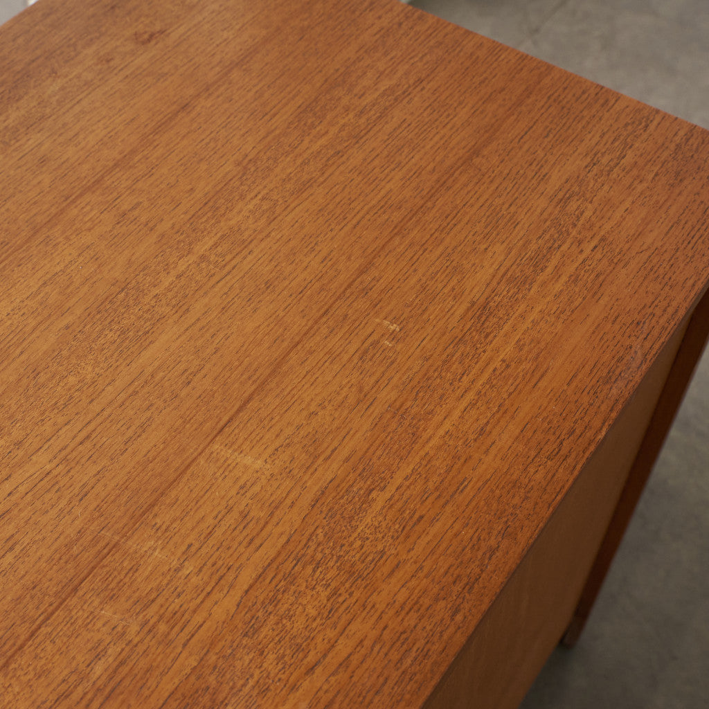 英国ヴィンテージ 4段チェスト