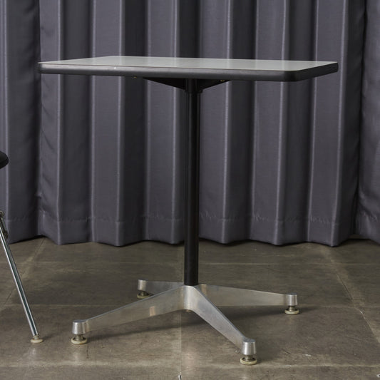 イームズ コントラクトベース テーブル