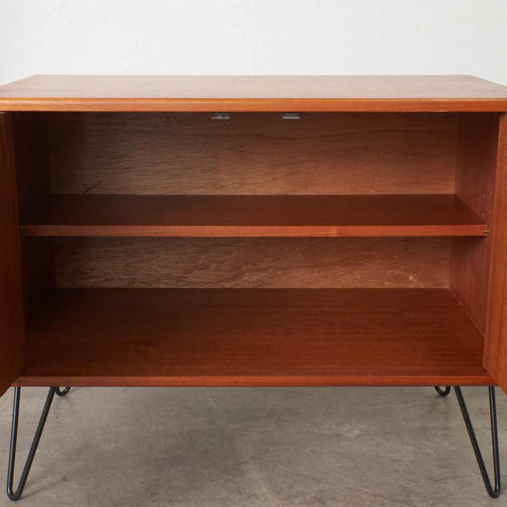 Fresco サイドキャビネット / カスタム アイアンヘアピンレッグ