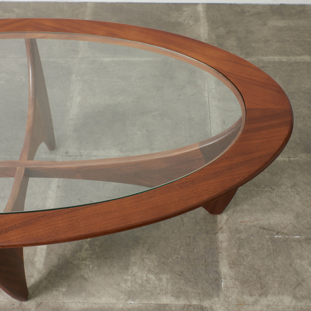 astro オーバルコーヒーテーブル