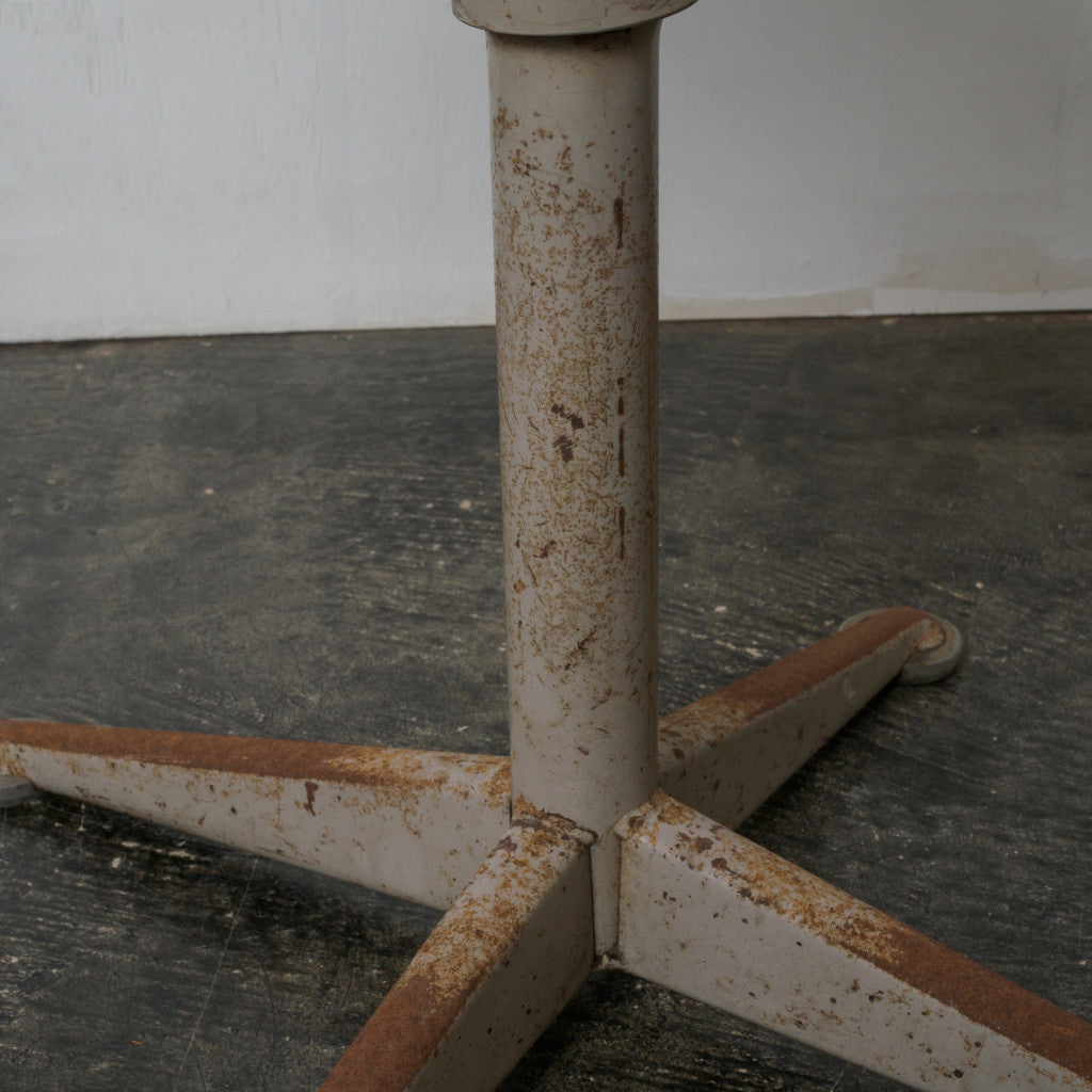 ドラフティングチェア