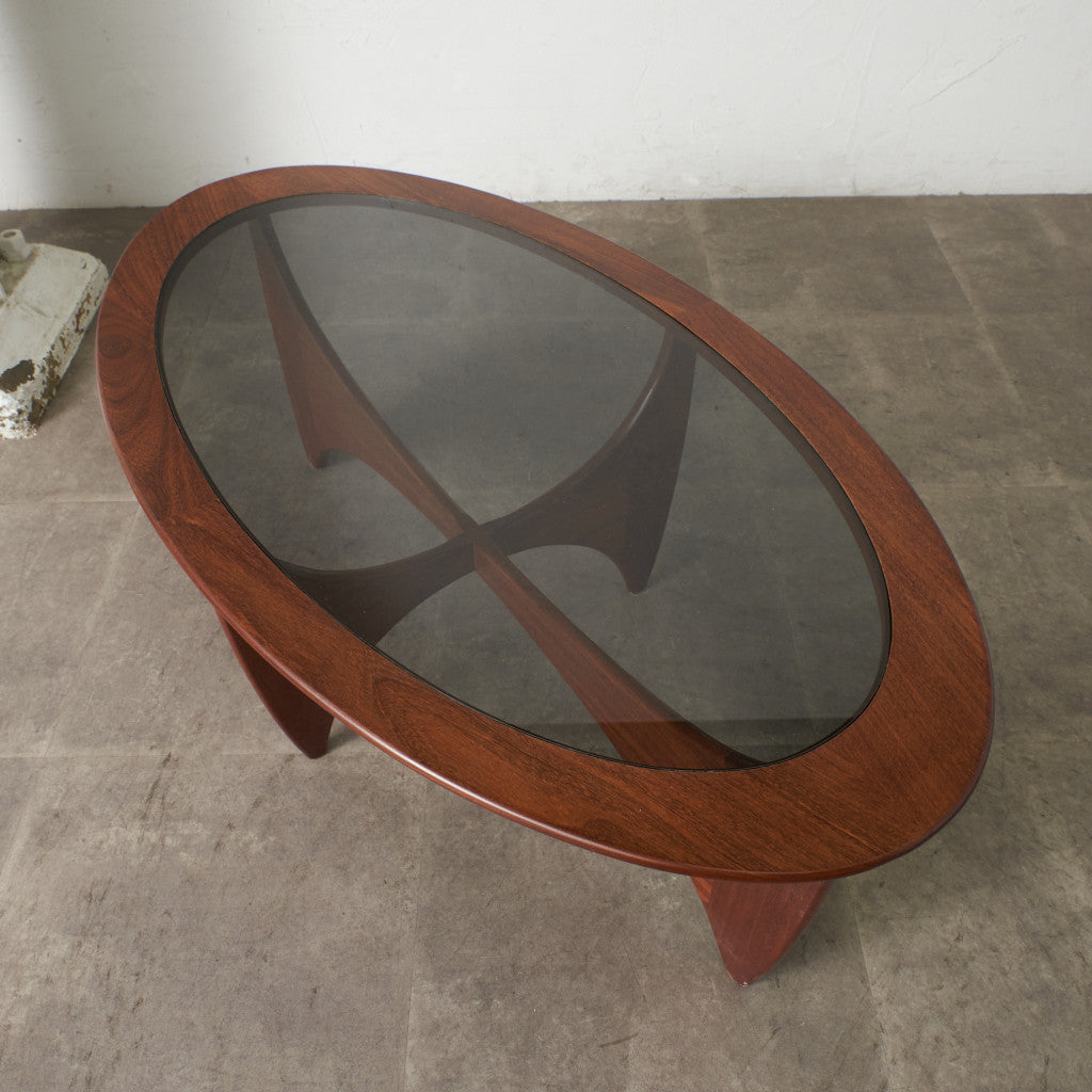 astro オーバルコーヒーテーブル