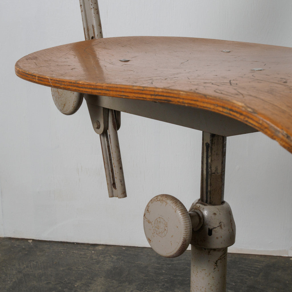 ドラフティングチェア