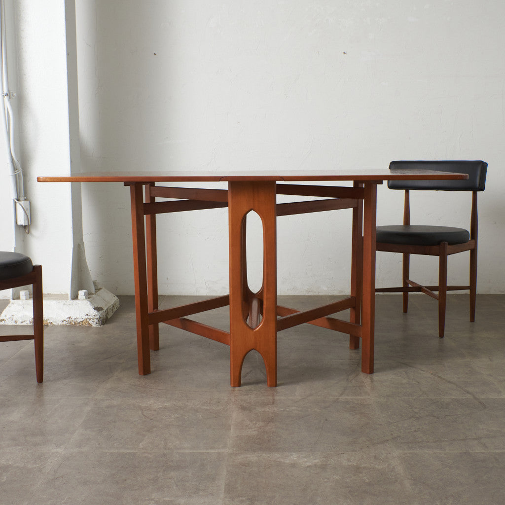 ドロップリーフゲートレッグテーブル