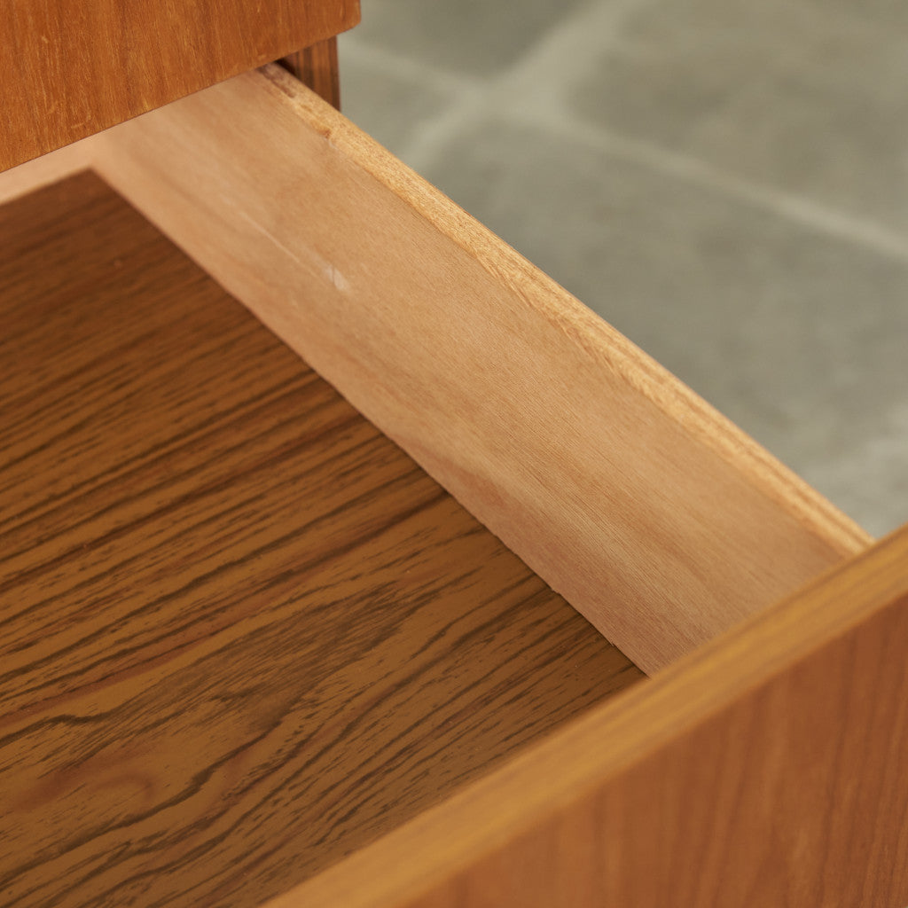 英国ヴィンテージ サイドボード